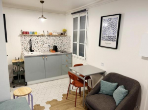 STUDIO TOURNELLES 75003 Paris Center